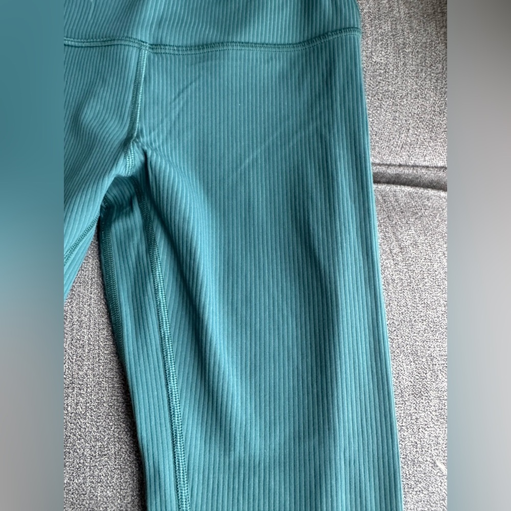 Lululemon Athletica ribbed Teal Leggings